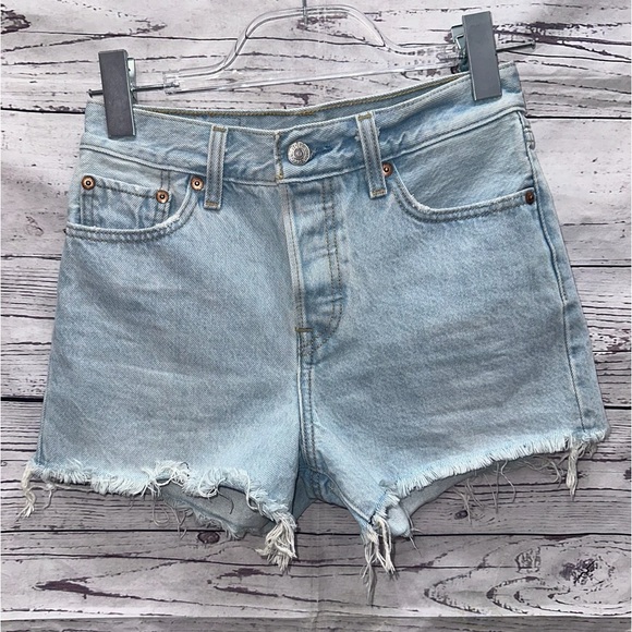 Levi’s Womens Denim “Wedgie Short” Shorts Size 25 - Picture 1 of 4